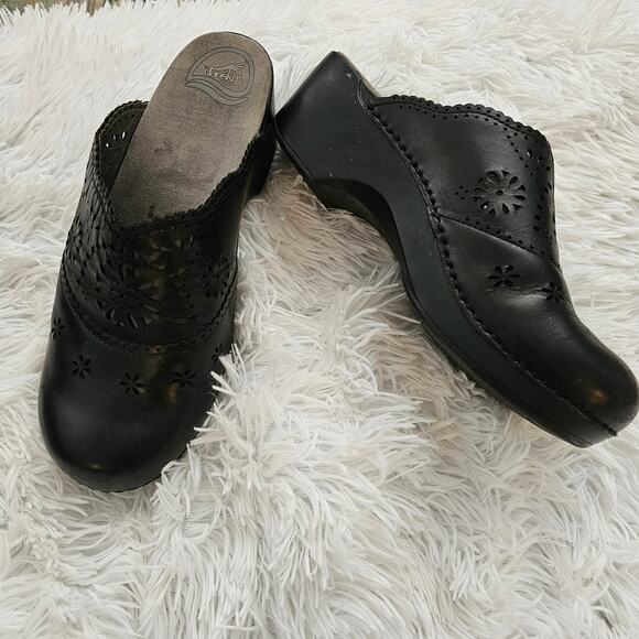 Dansko Black Women's Skylar Floral Laser Cutout Clogs Mules Size 41 - Picture 1 of 5